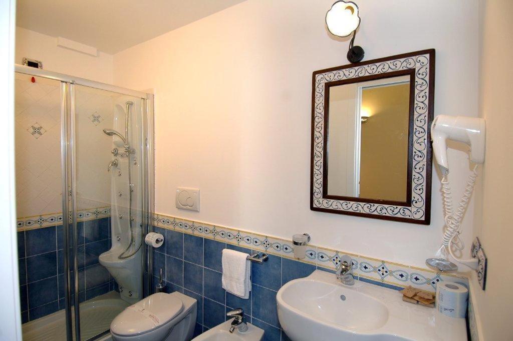 Double or Twin Room,11783930:JPEG